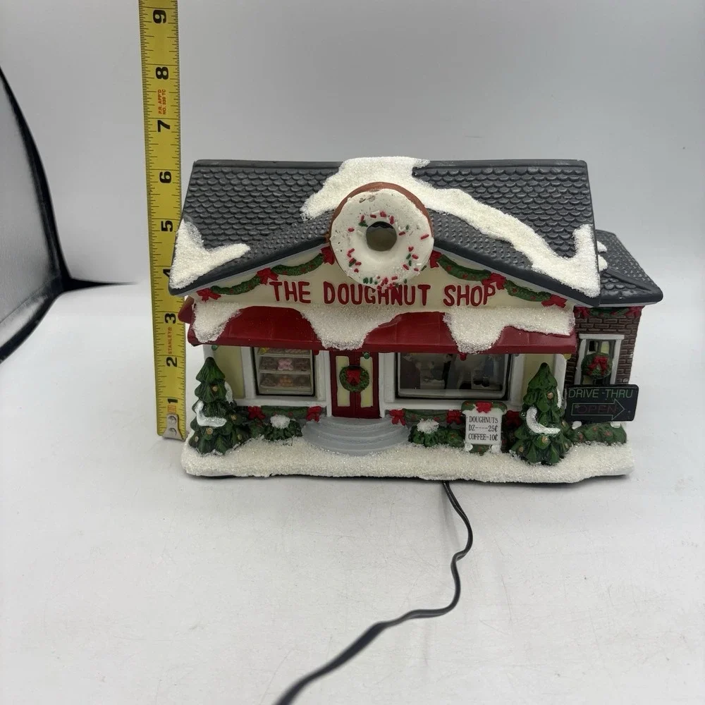 St Nicholas Square Village Collection The Doughnut‎ Shop Light 2011 Christmas